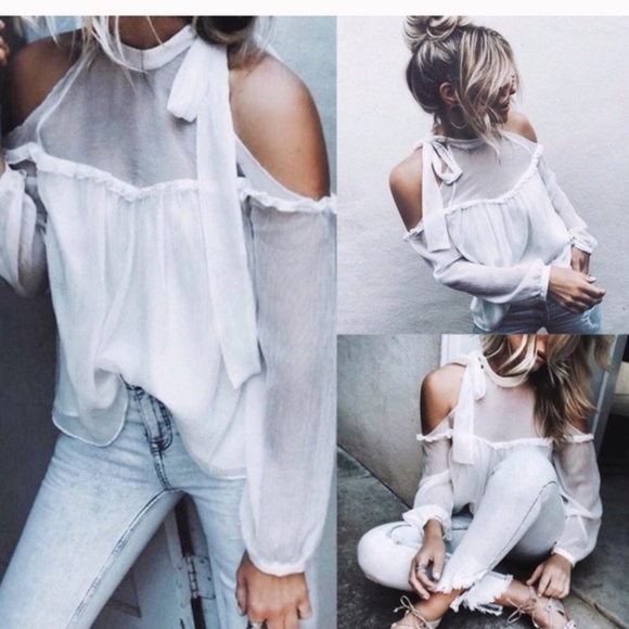 🌹Neck Tie Cold Shoulder Chiffon Top🌹 - Picture 3 of 8